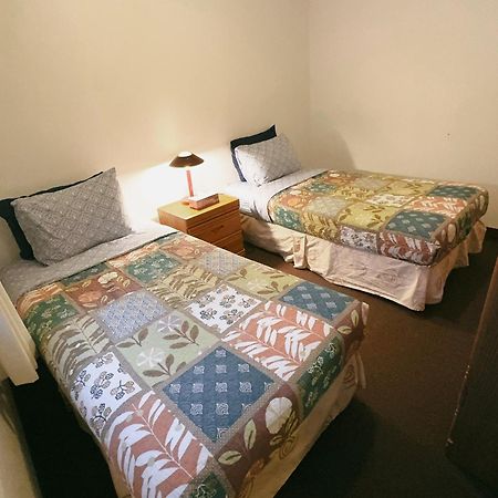 Alpine Meadows Lodge Голдън Екстериор снимка
