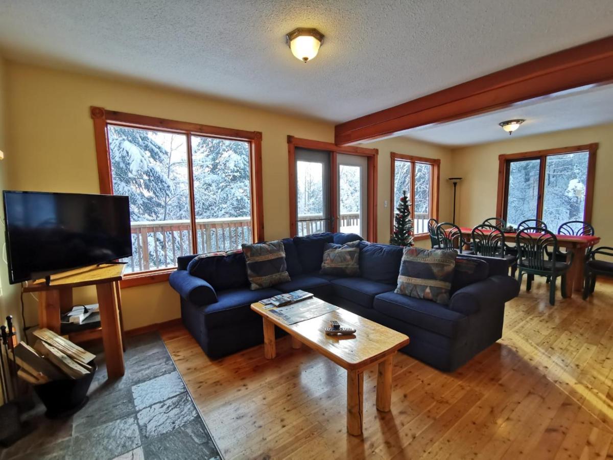 Alpine Meadows Lodge Голдън Екстериор снимка