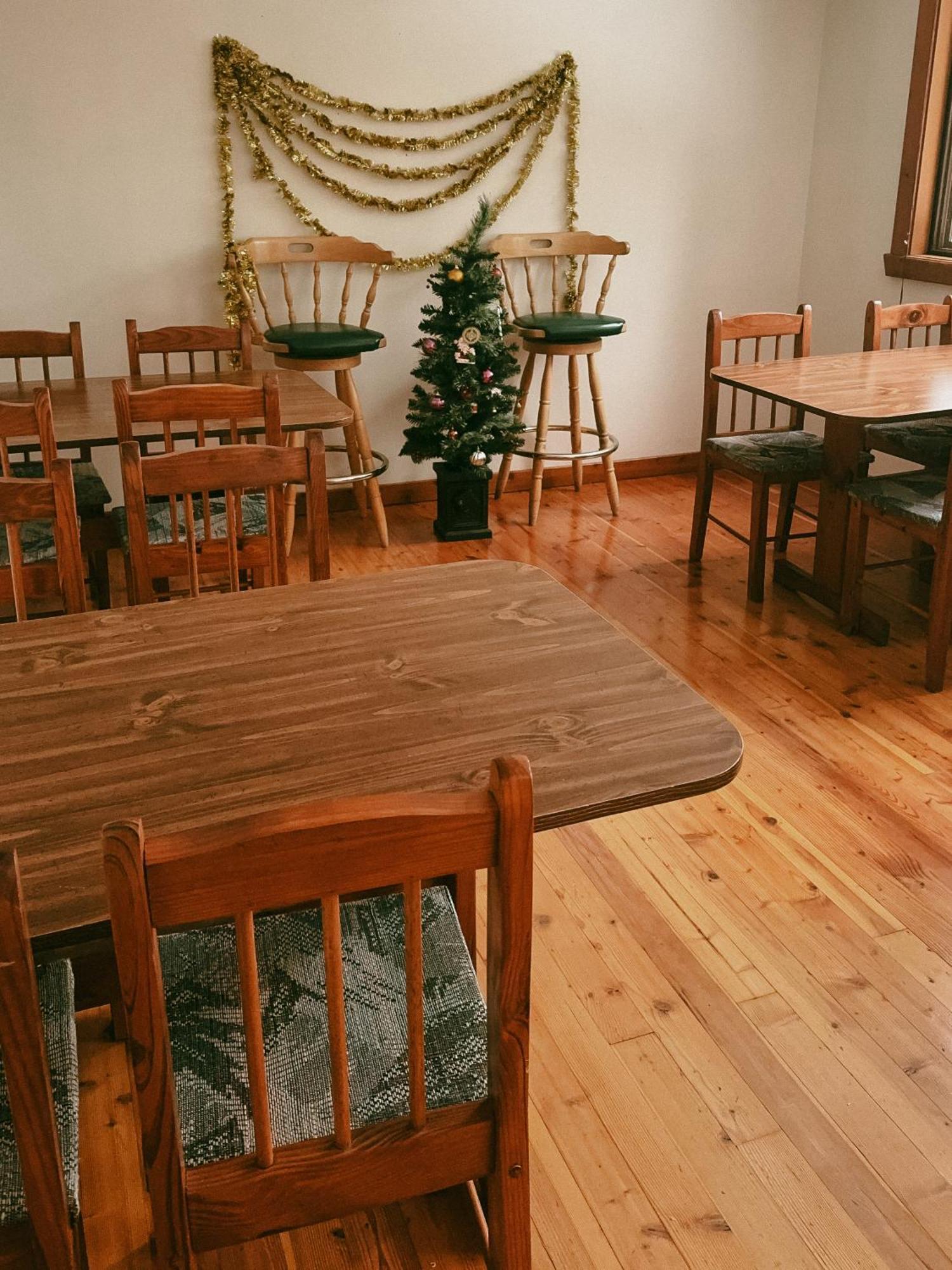 Alpine Meadows Lodge Голдън Екстериор снимка