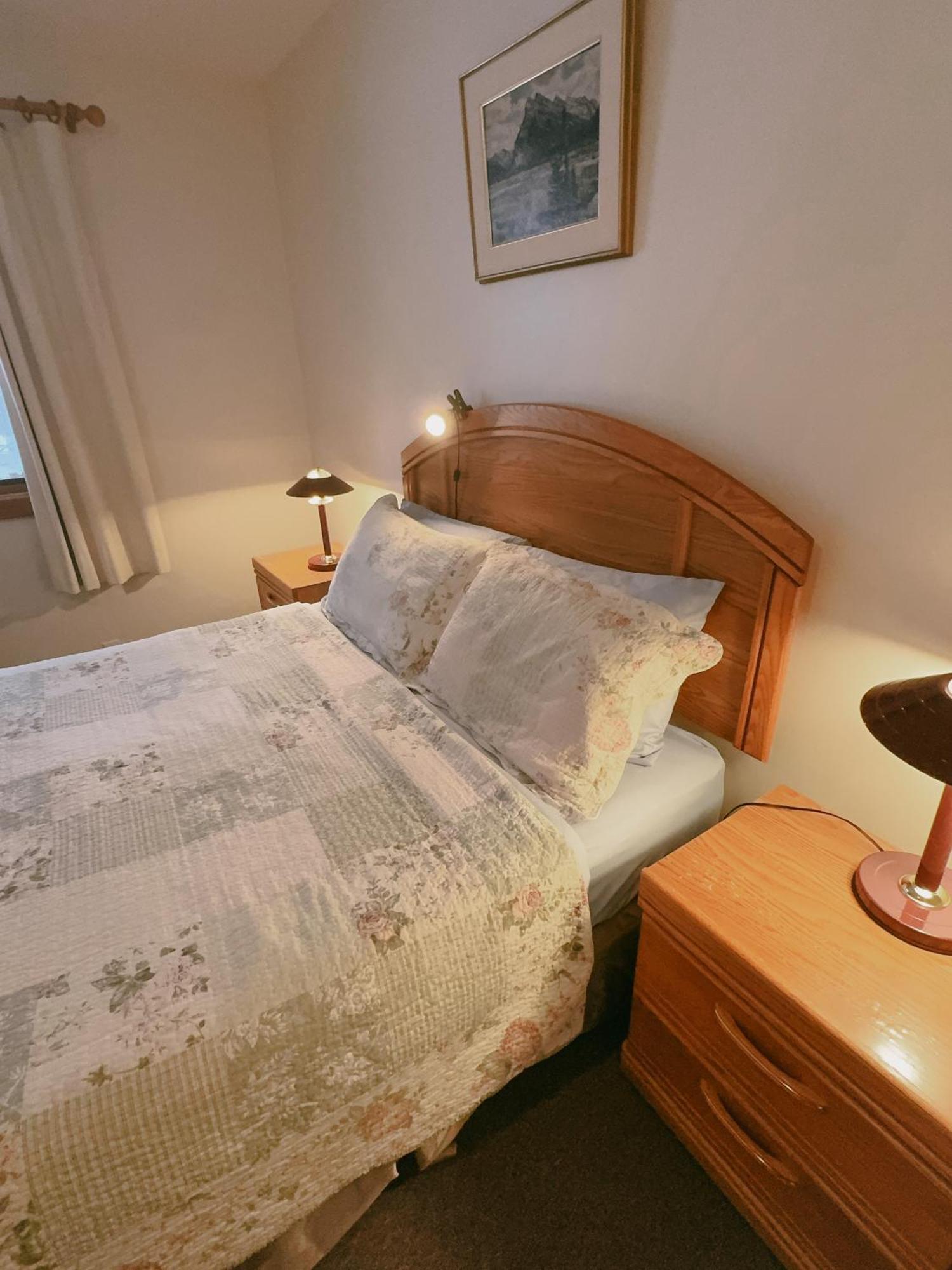 Alpine Meadows Lodge Голдън Екстериор снимка
