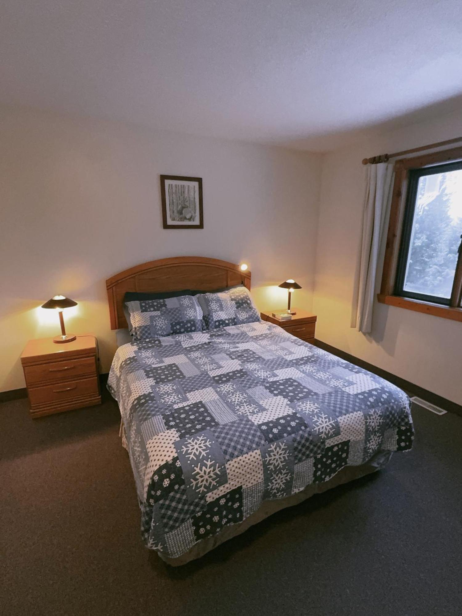 Alpine Meadows Lodge Голдън Екстериор снимка