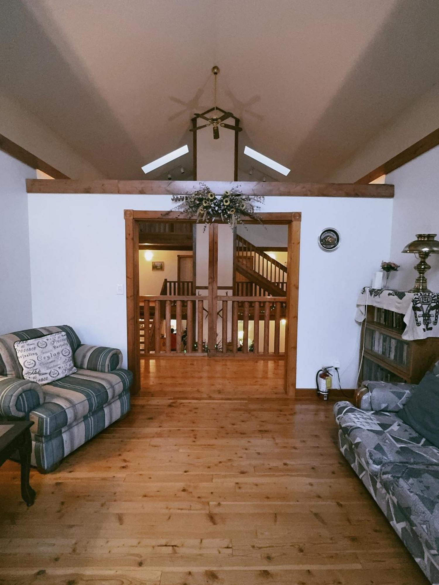 Alpine Meadows Lodge Голдън Екстериор снимка