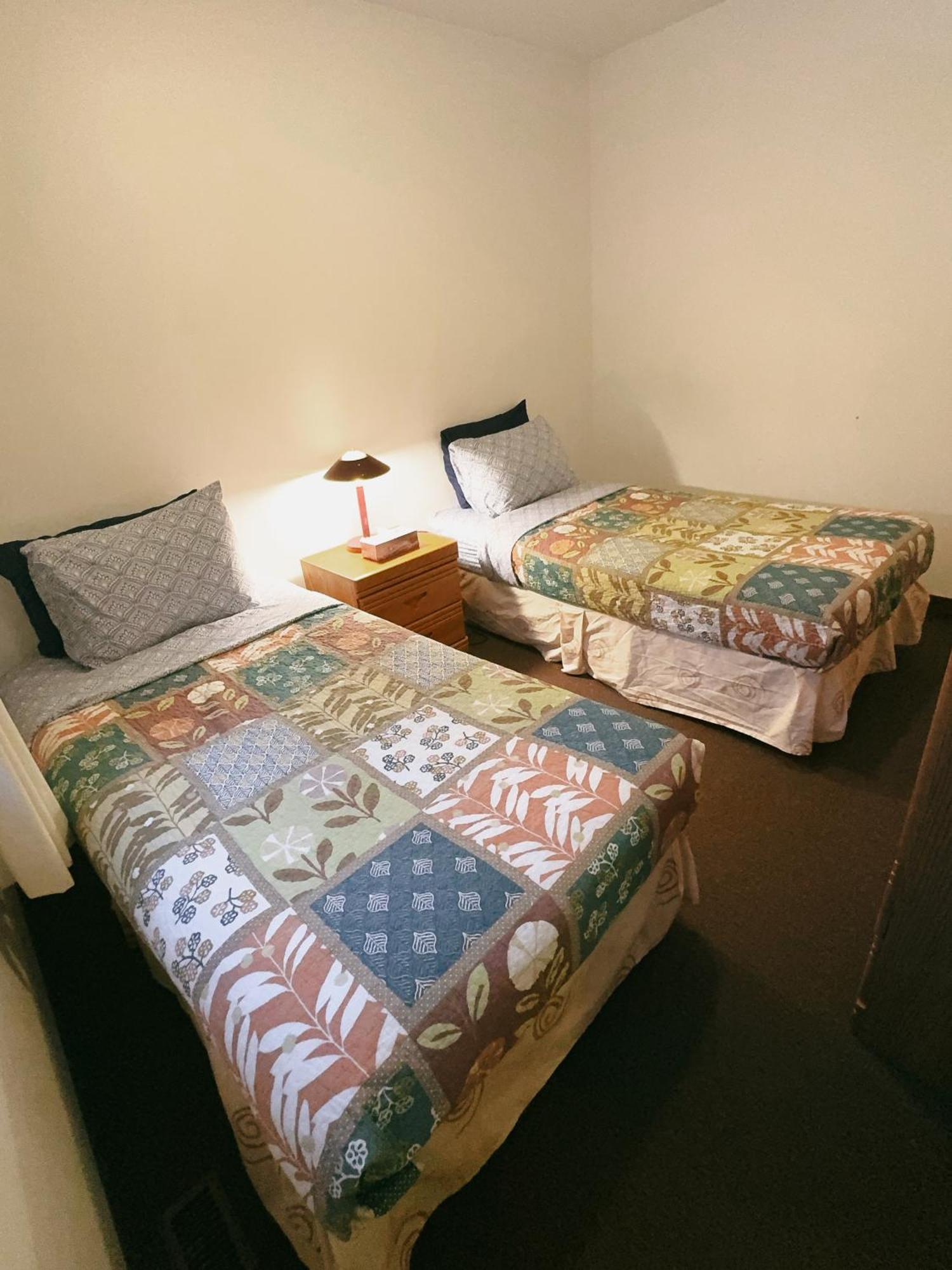Alpine Meadows Lodge Голдън Екстериор снимка