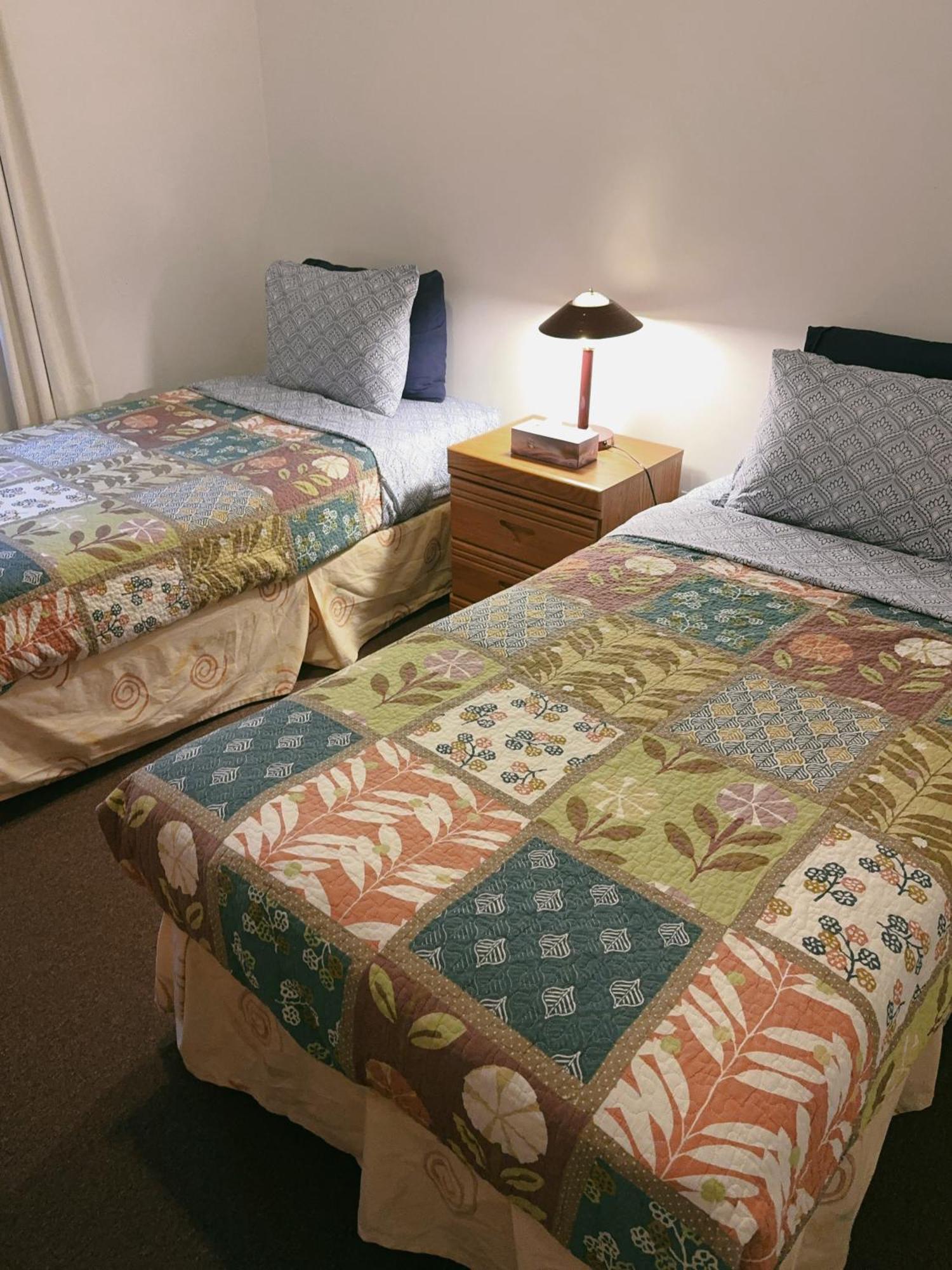 Alpine Meadows Lodge Голдън Екстериор снимка