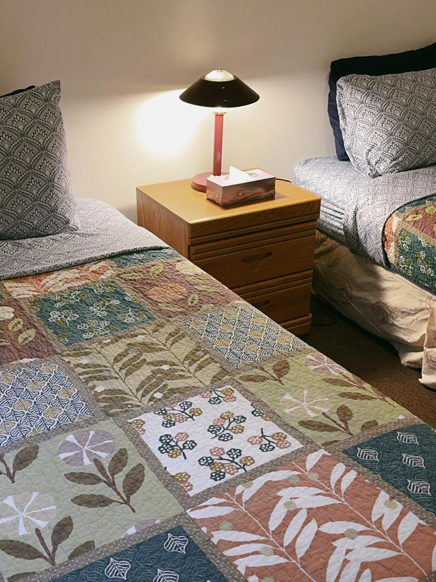 Alpine Meadows Lodge Голдън Екстериор снимка